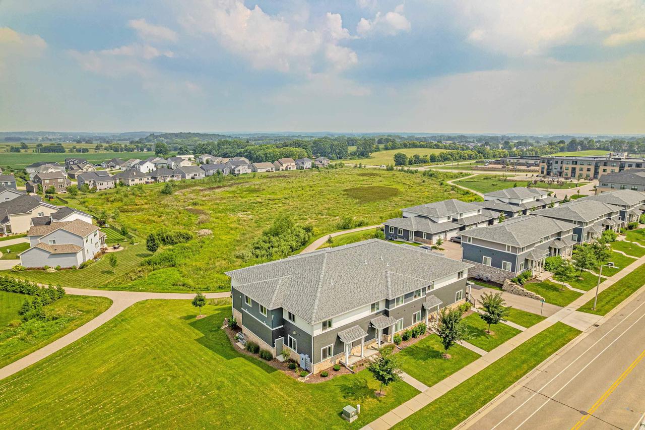 5501 Prairie Place Drive — photo