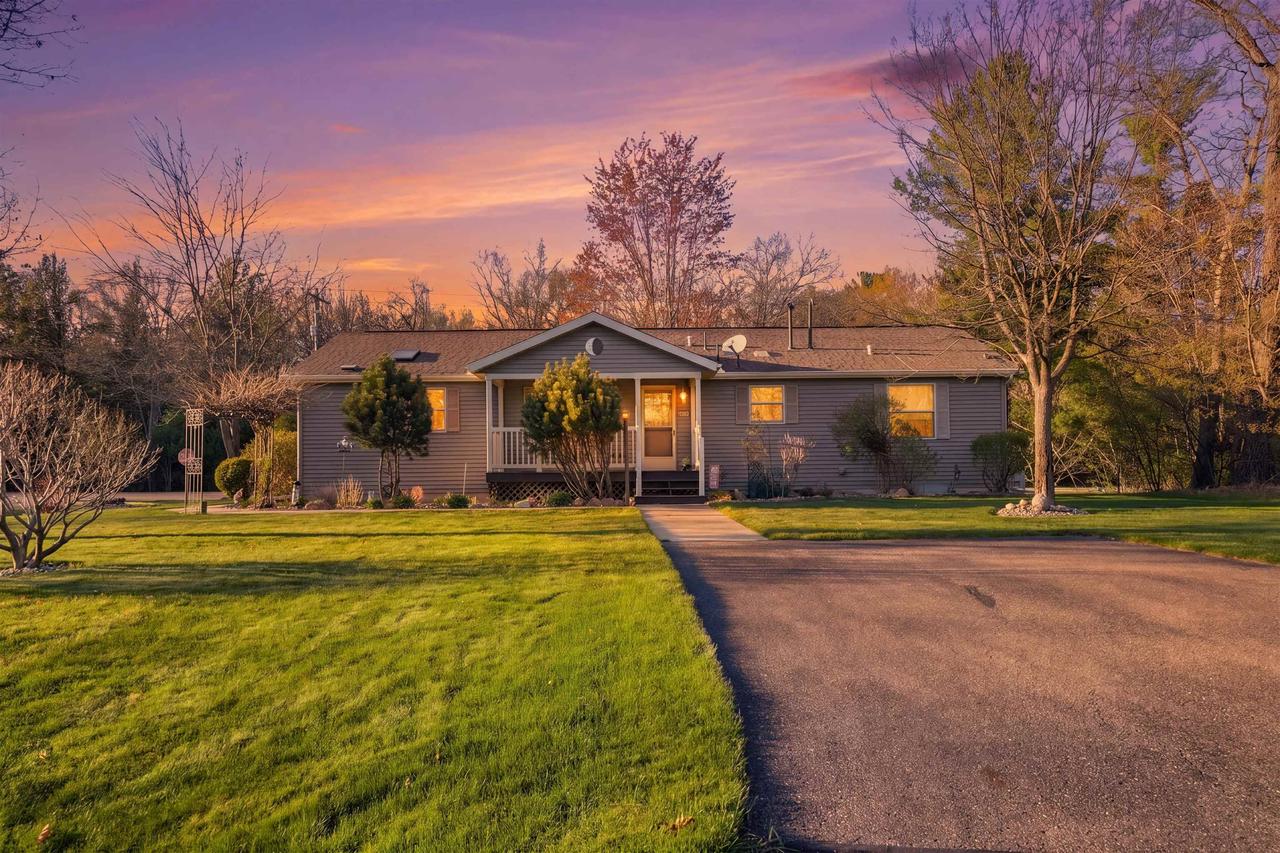 399 Oakbrook Drive — photo