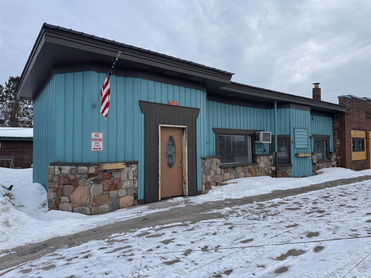 7530 US Highway 2 — photo