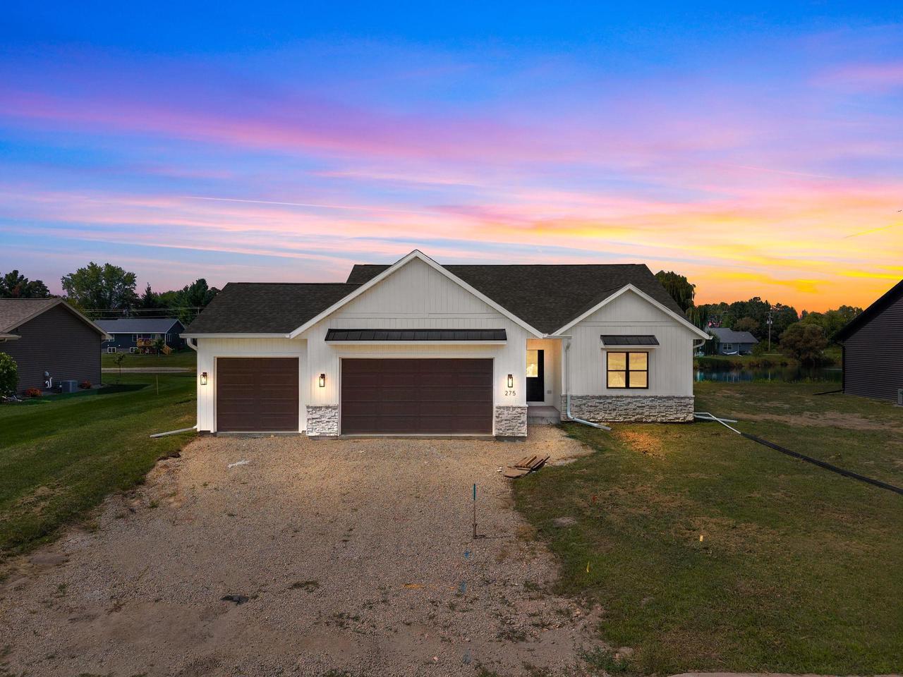 275 Jasmine Drive — photo