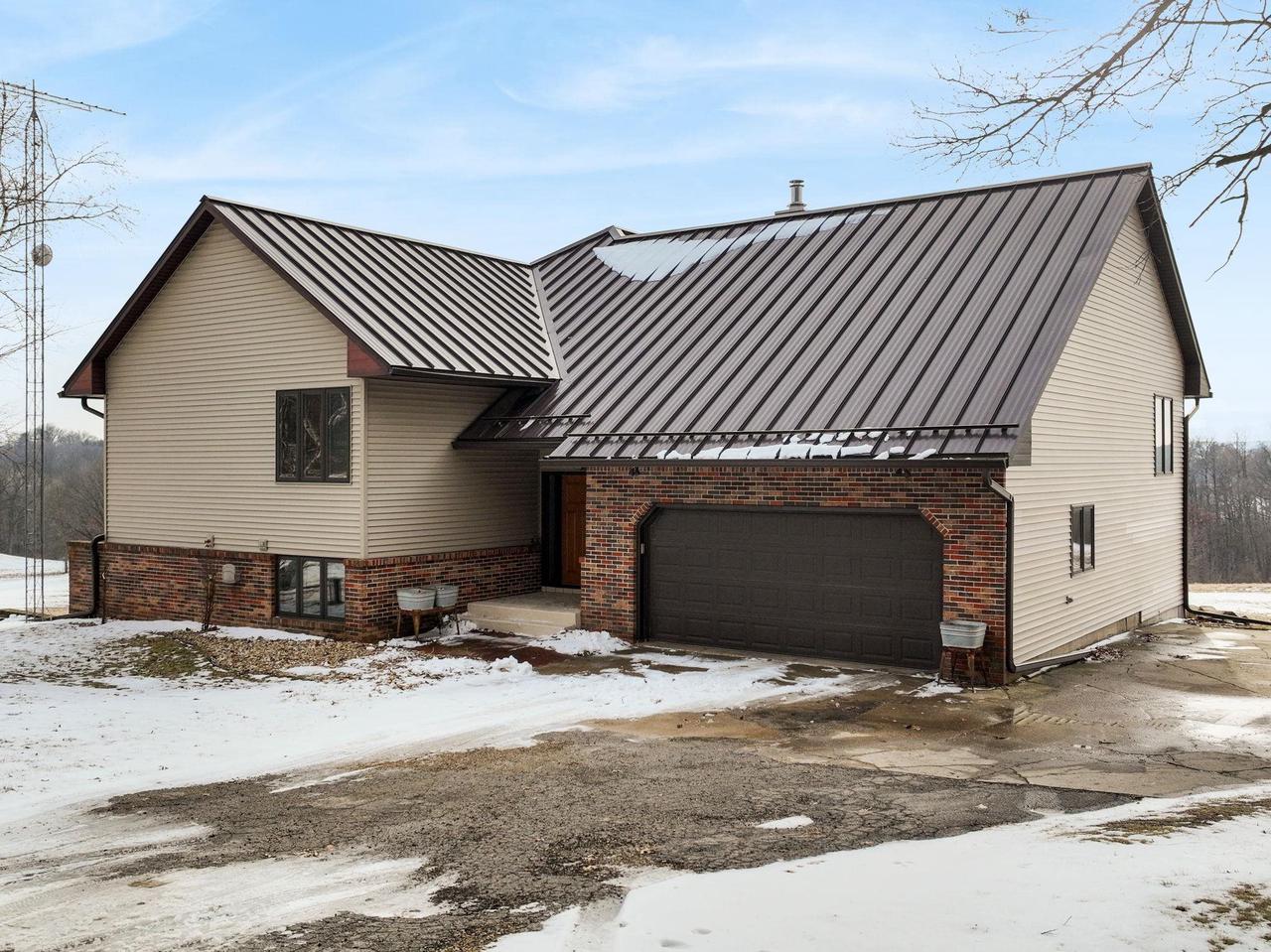 6851 Dugway ROAD, Ridgeway, WI 53582 — photo 3