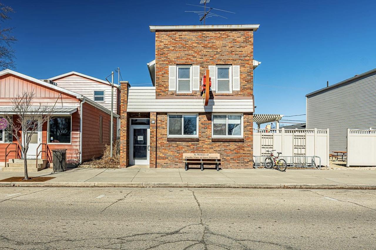 127 W Main Street — photo