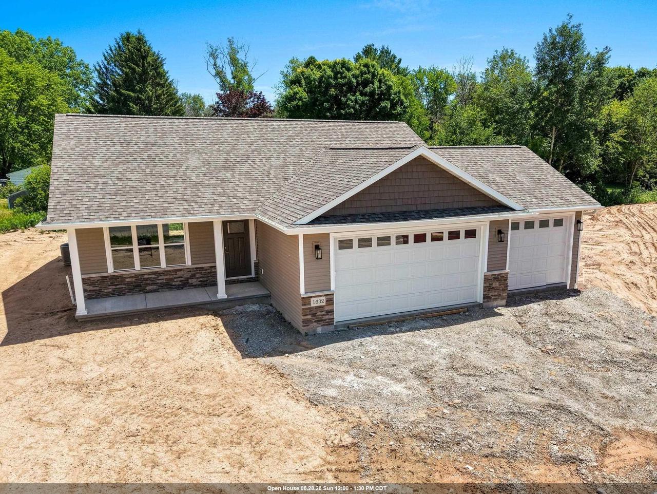 1632 Emerson Court — photo
