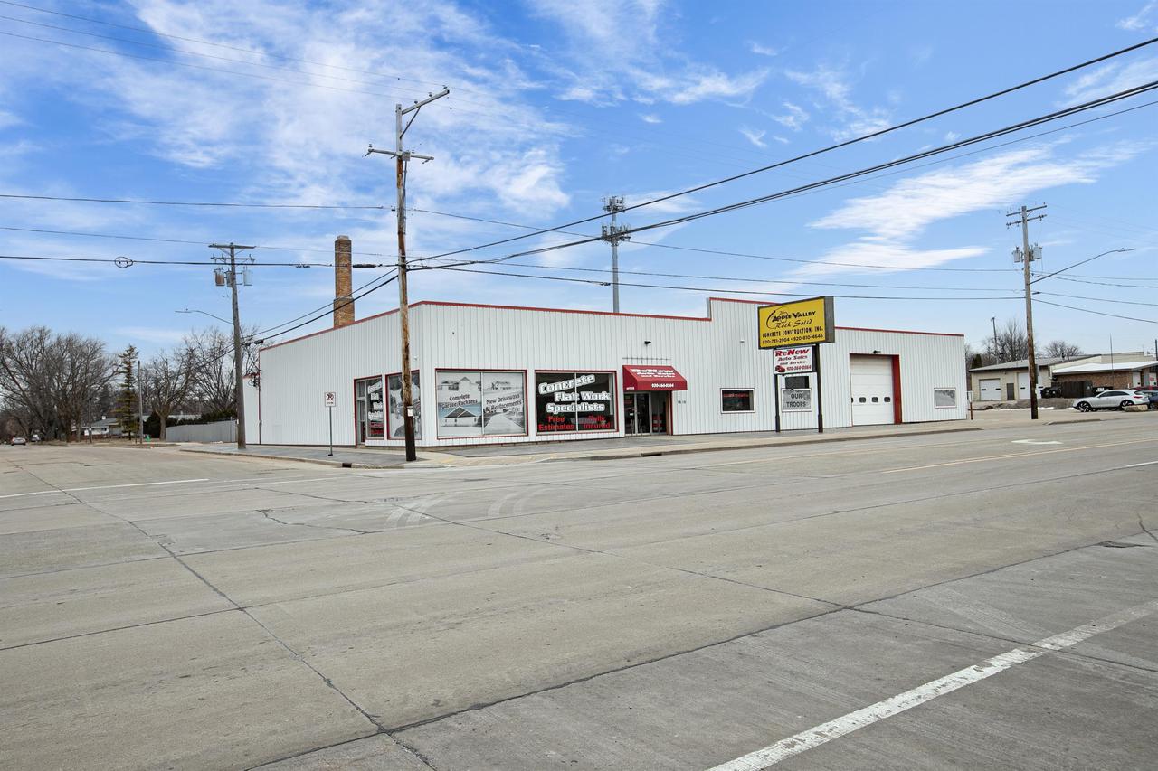 1610 W Wisconsin Avenue — photo