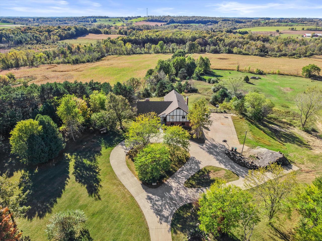 7165 Town Line ROAD, West Bend, WI 53090