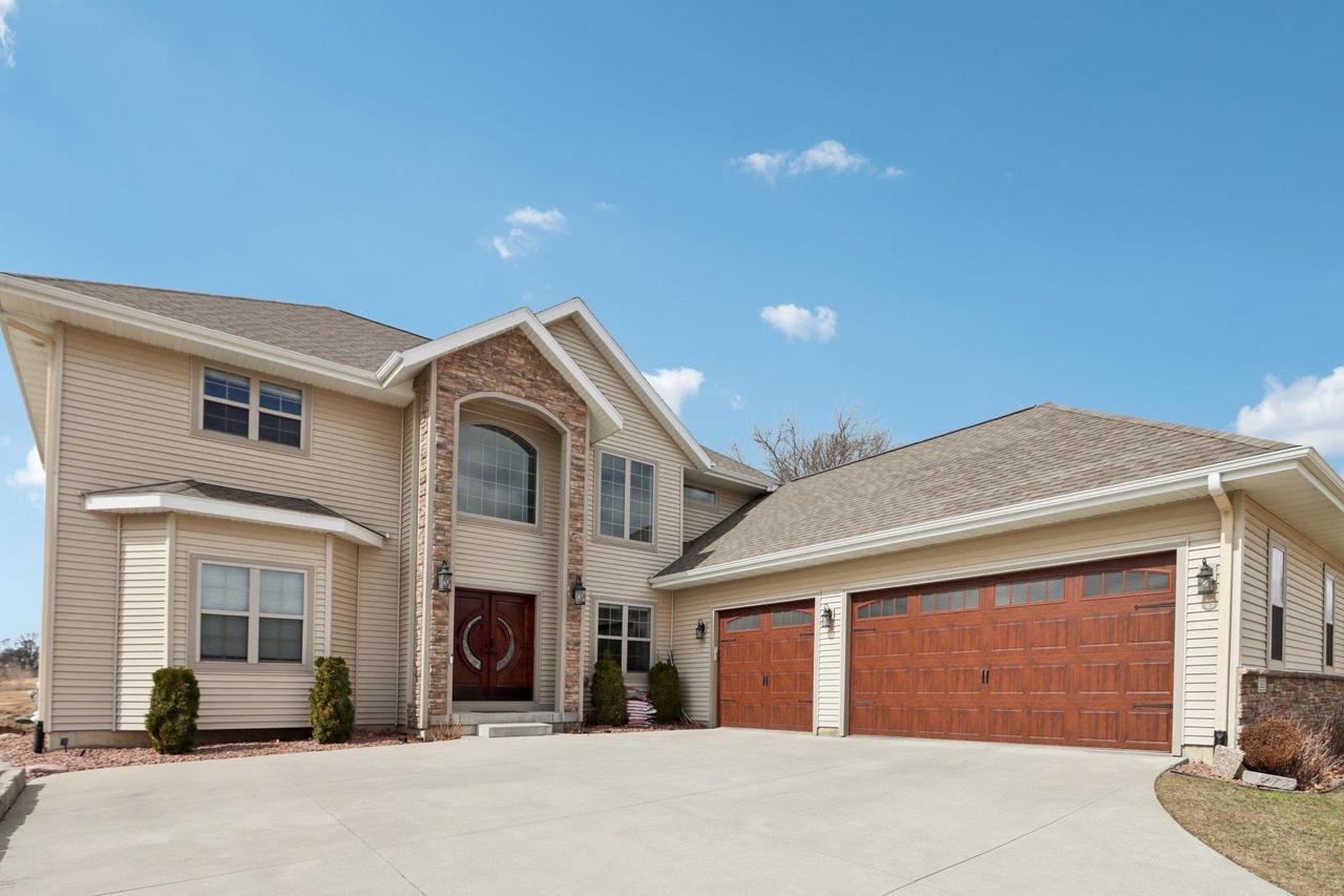 2820 Bluebird Drive — photo