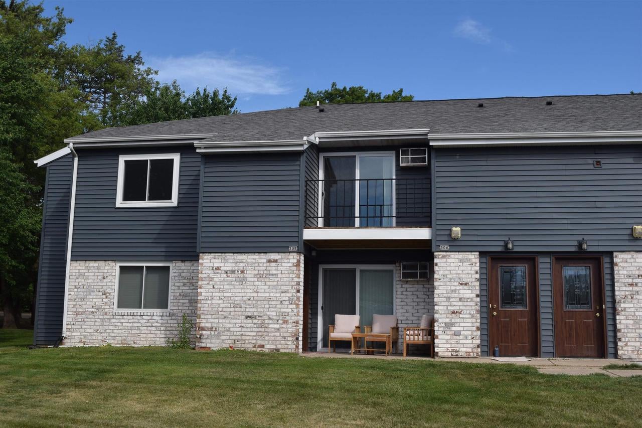 306 Whispering Pines Way — photo