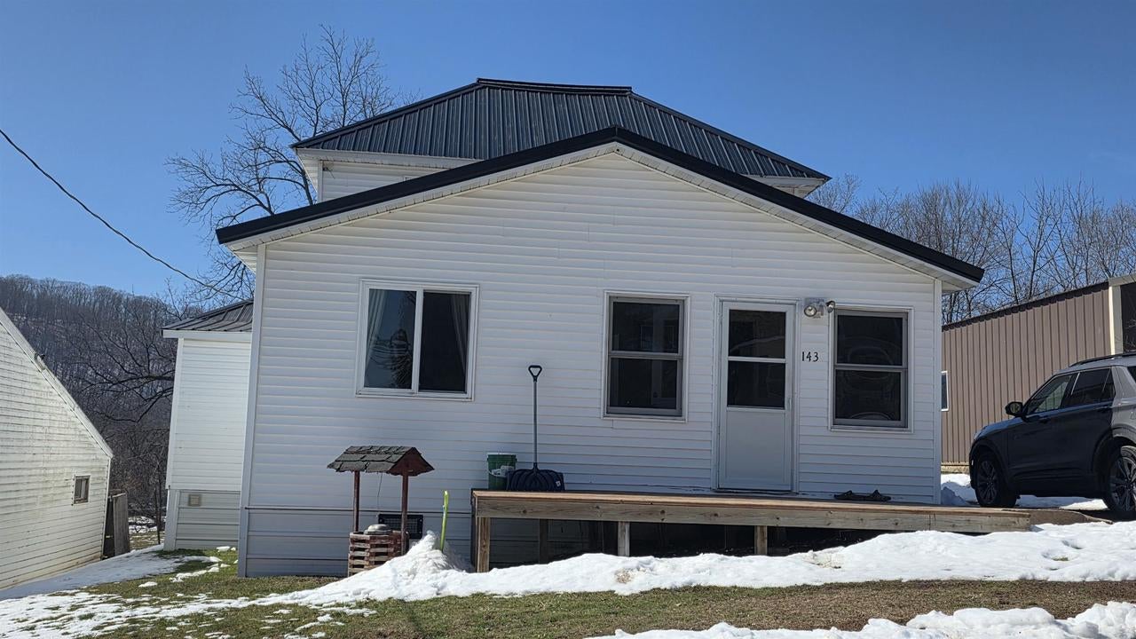 143 Bridge Street — photo
