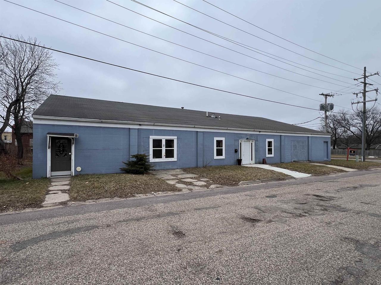 210 E Pearl Street — photo