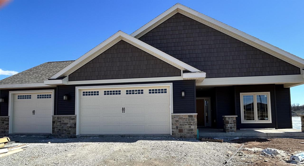 1373 Prairie Lake Circle — photo