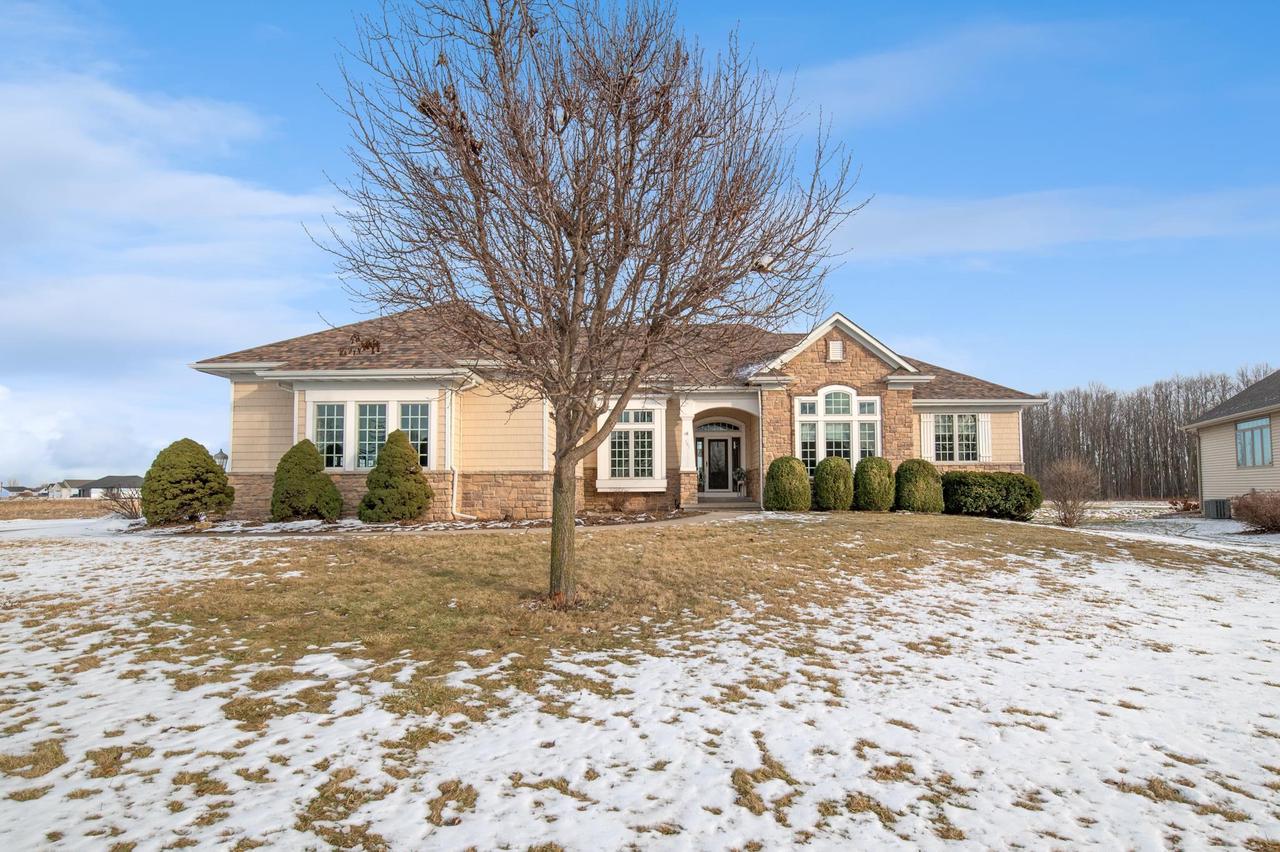 581 Royal St Pats Drive — photo