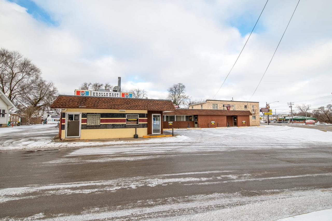 1658 Main Street — photo