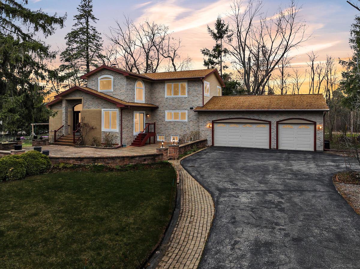 8408 N Lake Drive — photo