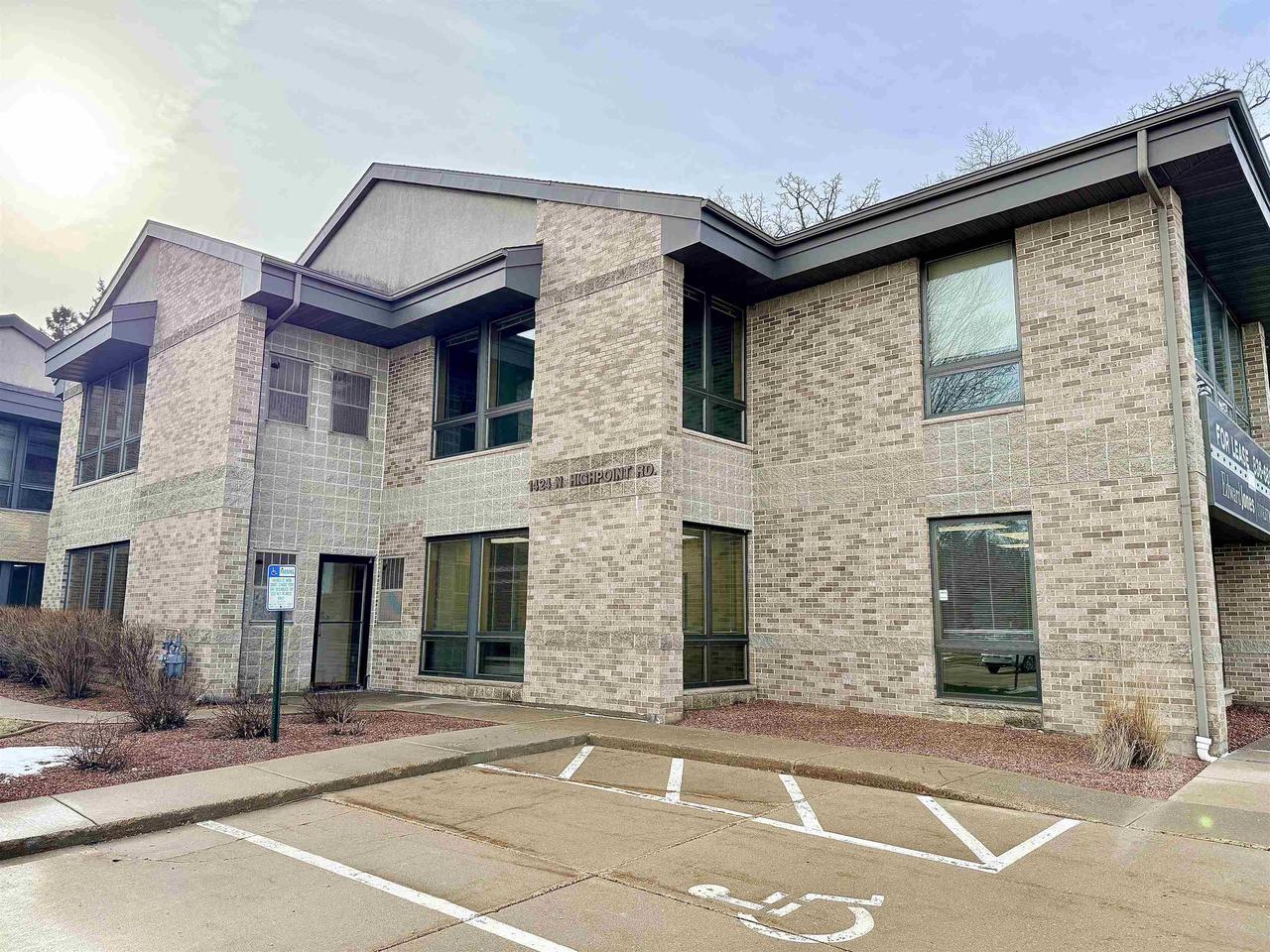 1424 N High Point Road 1424 — photo