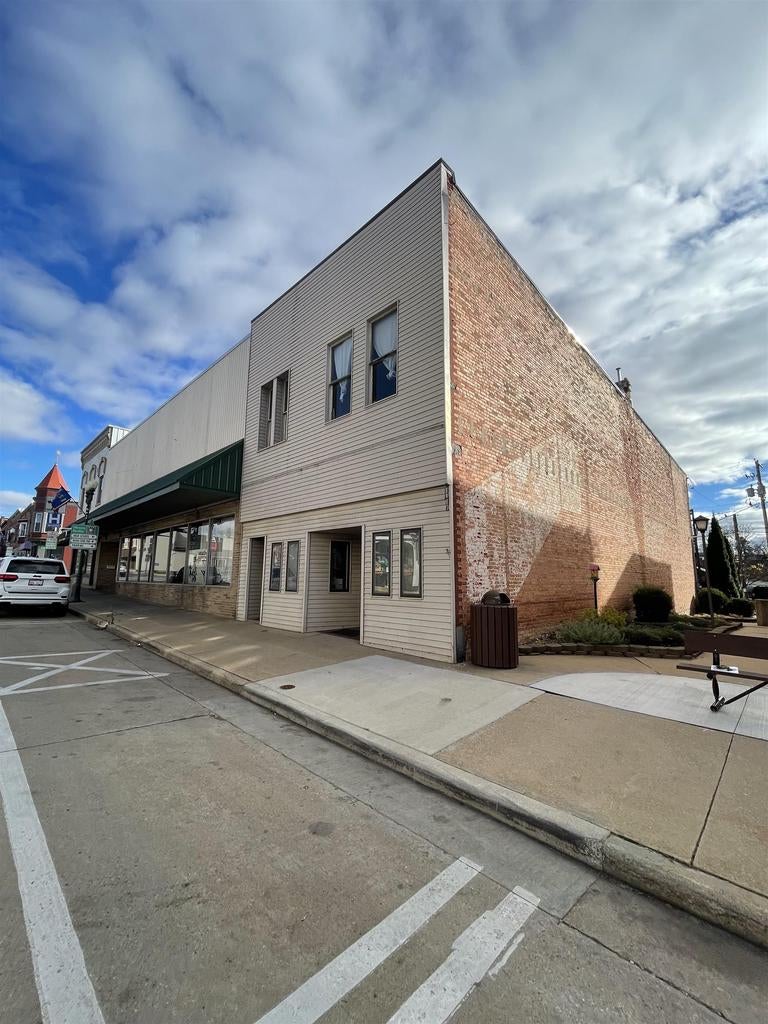 110 W Huron Street — photo