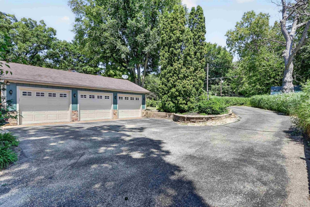 2870 S Riverside DRIVE, Beloit, WI 53511 — photo 3