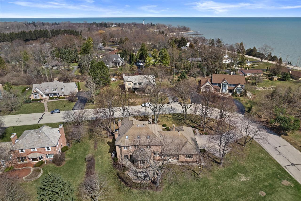 130 Lamplighter Lane — photo