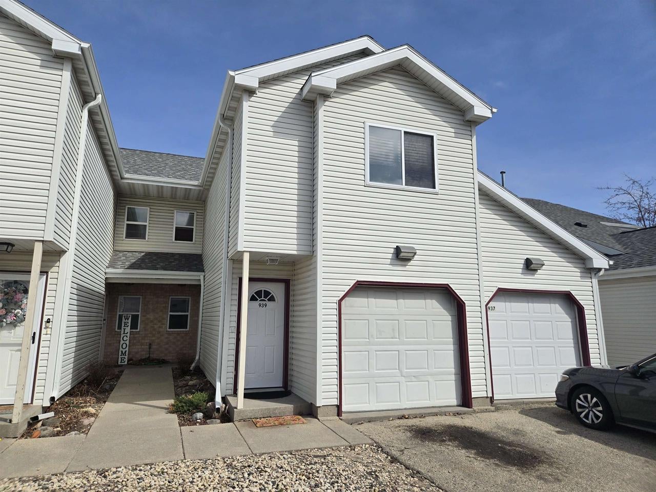 939 Rockefeller LANE, Madison, WI 53704