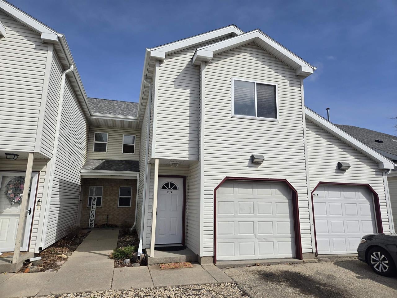 939 Rockefeller LANE, Madison, WI 53704 — photo 2