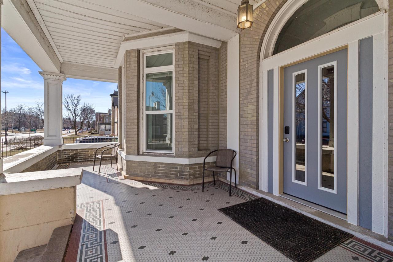 920 Main STREET, Racine, WI 53403 — photo 2