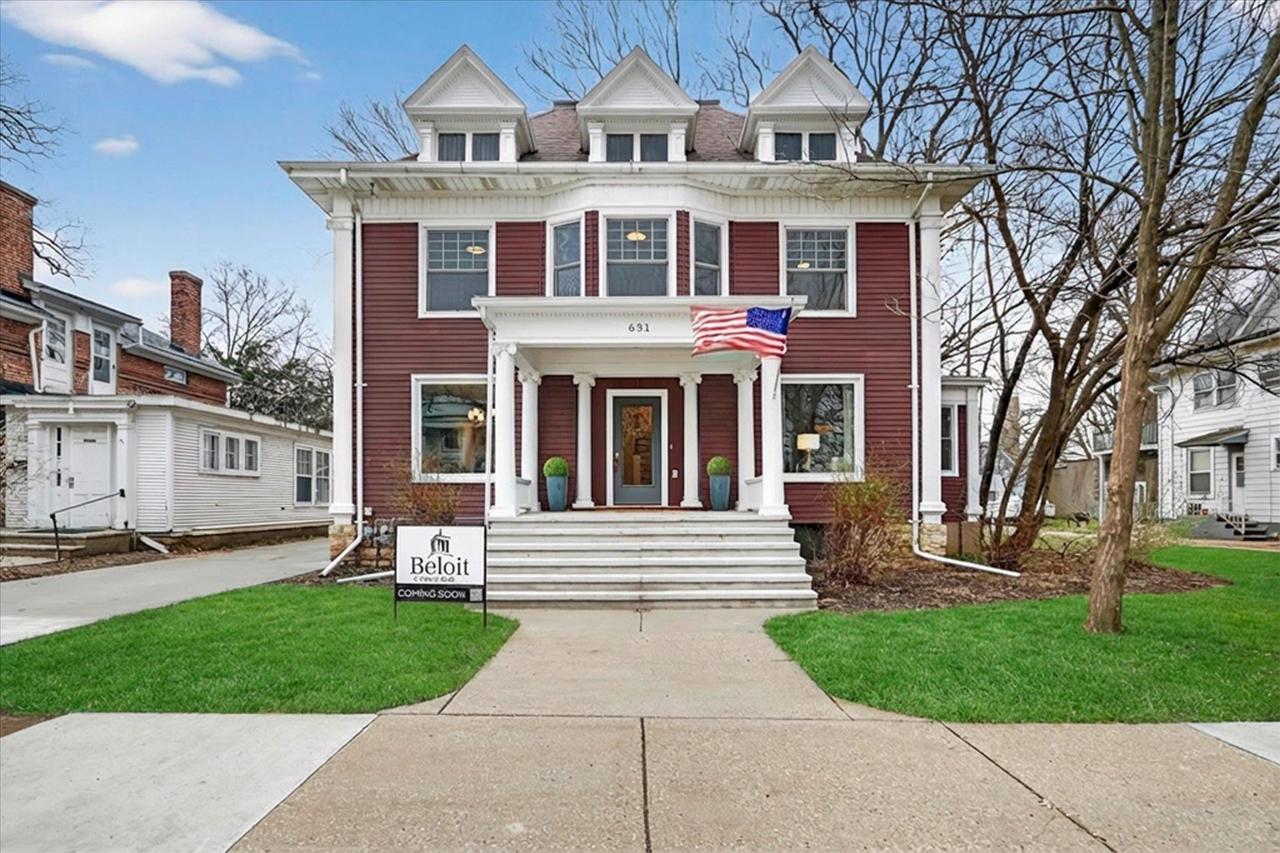 631 College Street — photo