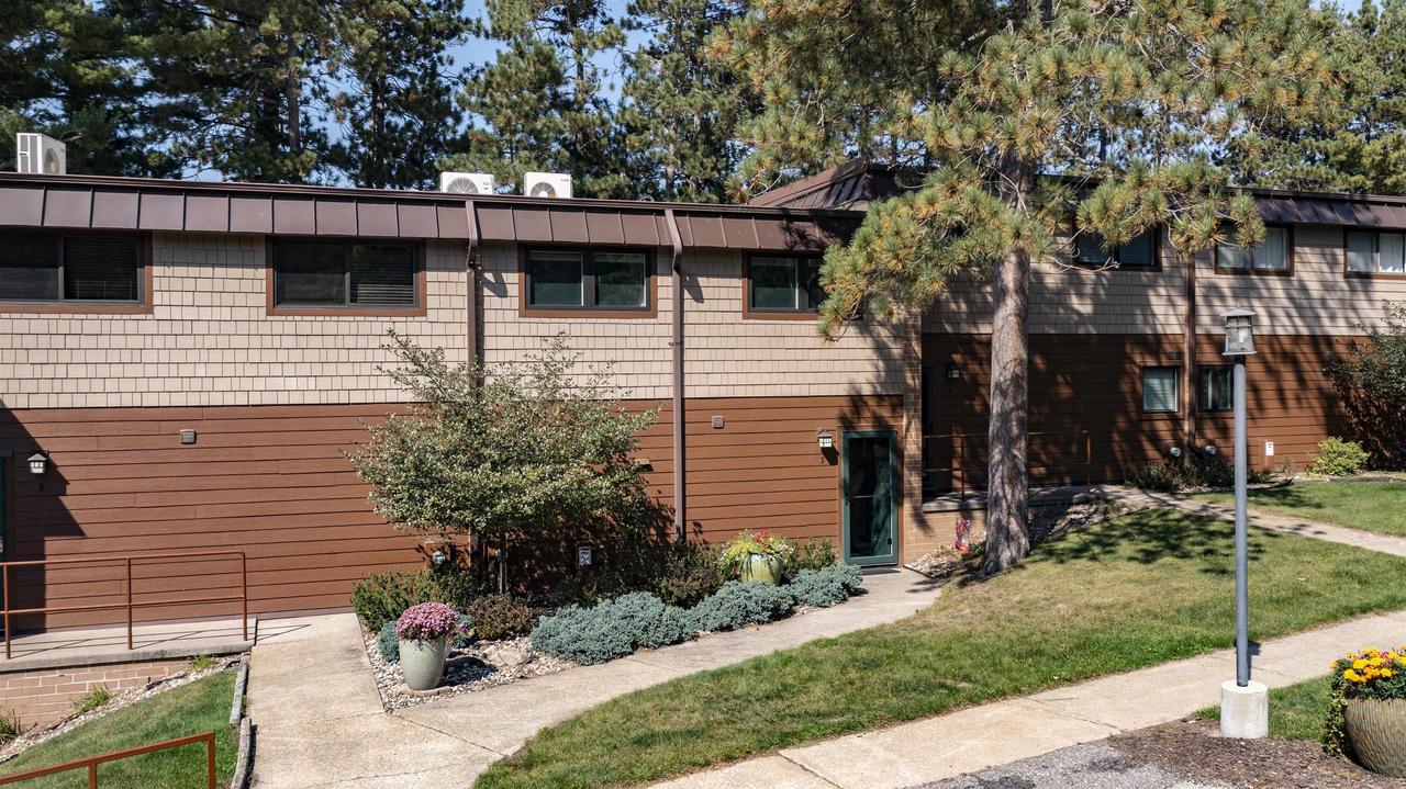 E1280 County Road Q — photo