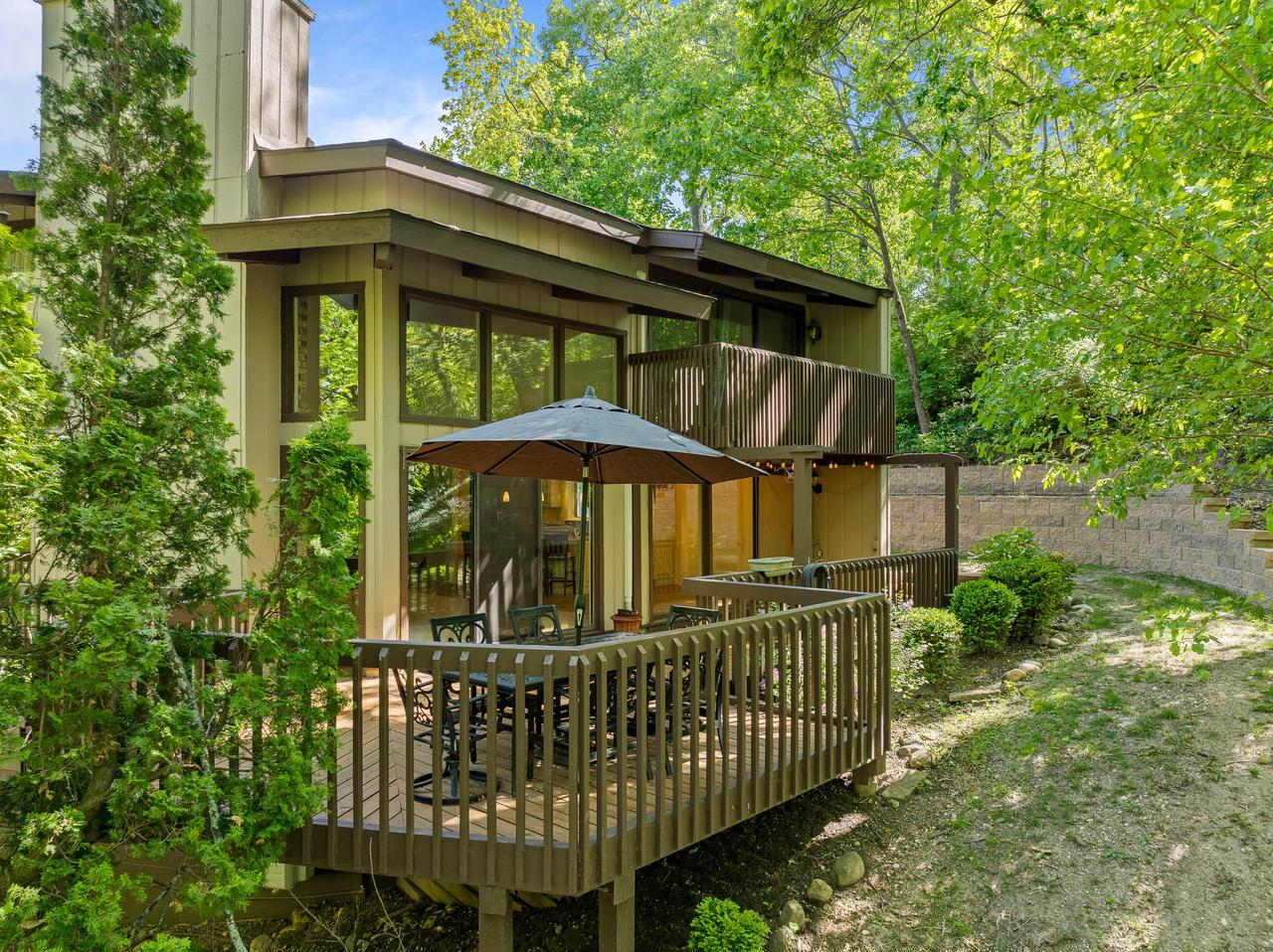 840 Woodland Court Ee-1 — photo