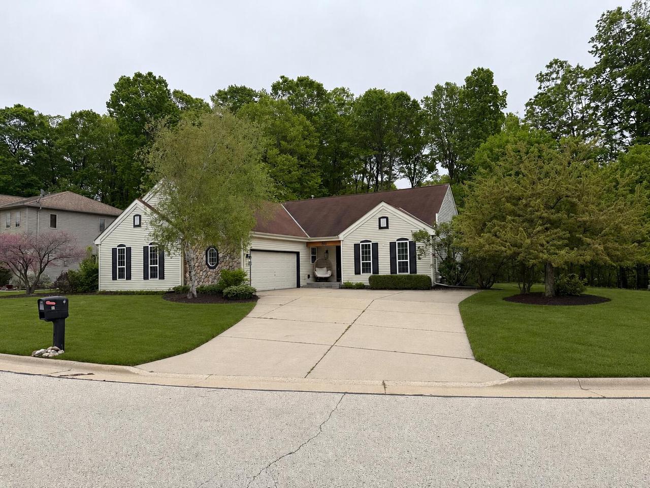 88 King Oak Court — photo