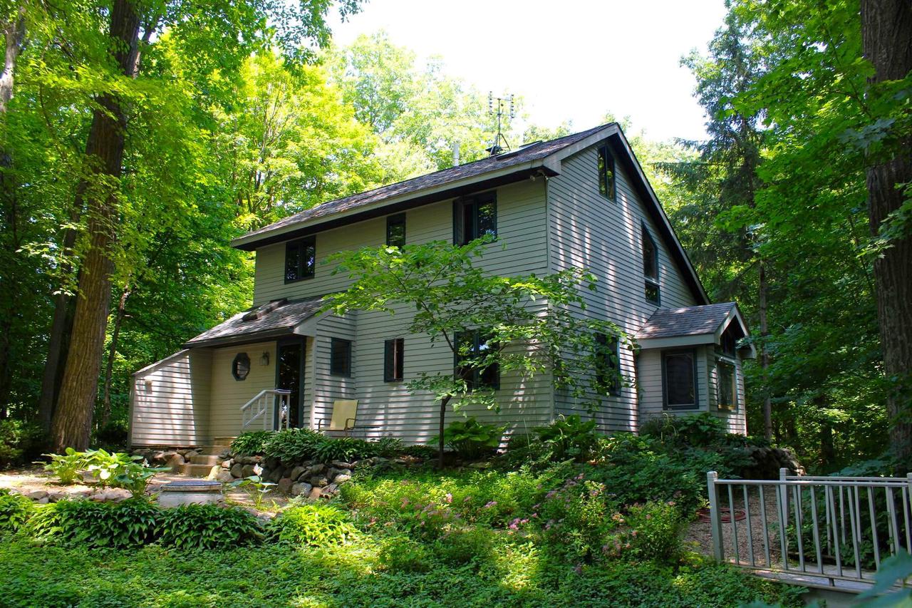 9561 Maple Tree ROAD, Kewaskum, WI 53040