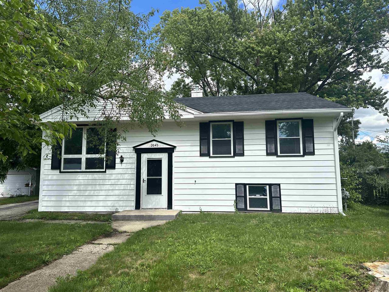 2043 Linway Drive — photo