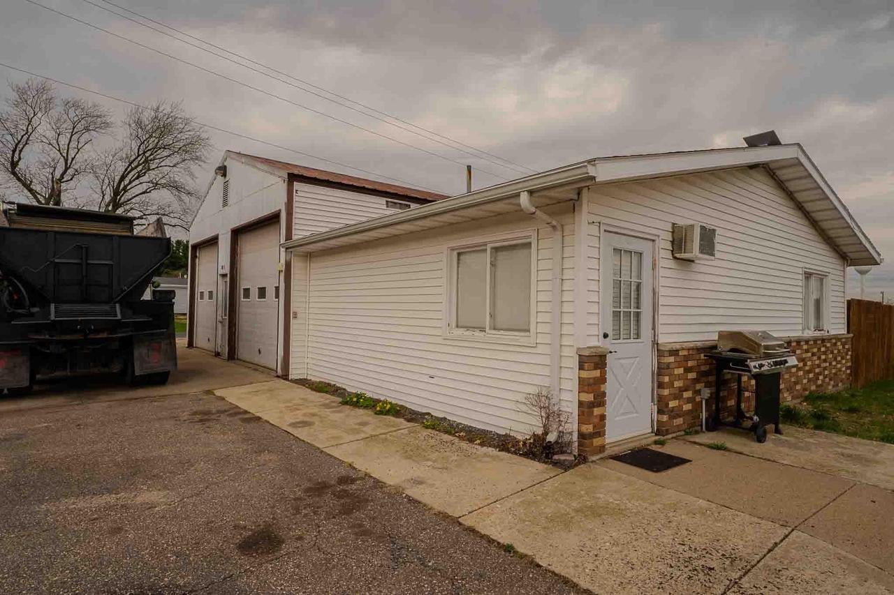 801 N Main Street — photo