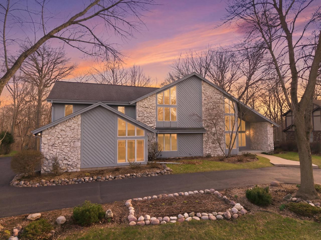 301 W Ravine Baye ROAD, Milwaukee, WI 53217 — photo 2