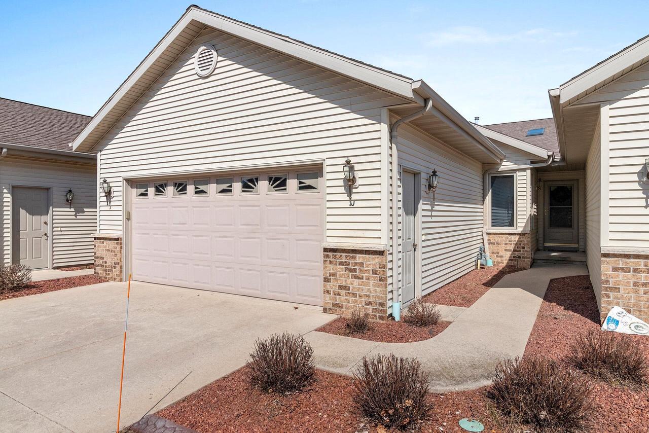 2121 45th STREET Unit J, Two Rivers, WI 54241 — photo 2