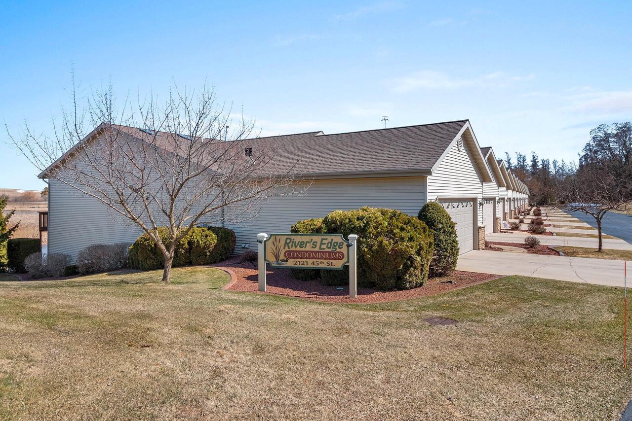 2121 45th STREET Unit J, Two Rivers, WI 54241 — photo 3