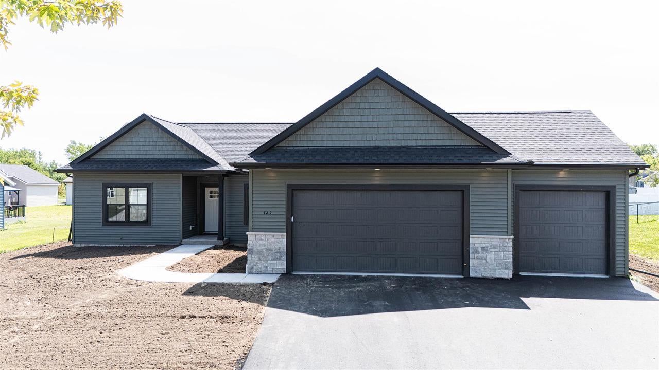 425 Village Lane — photo
