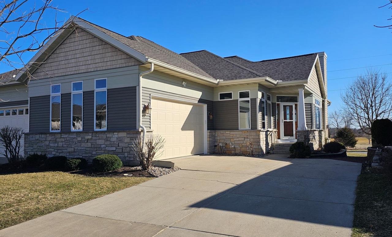 440 Grandview Drive — photo