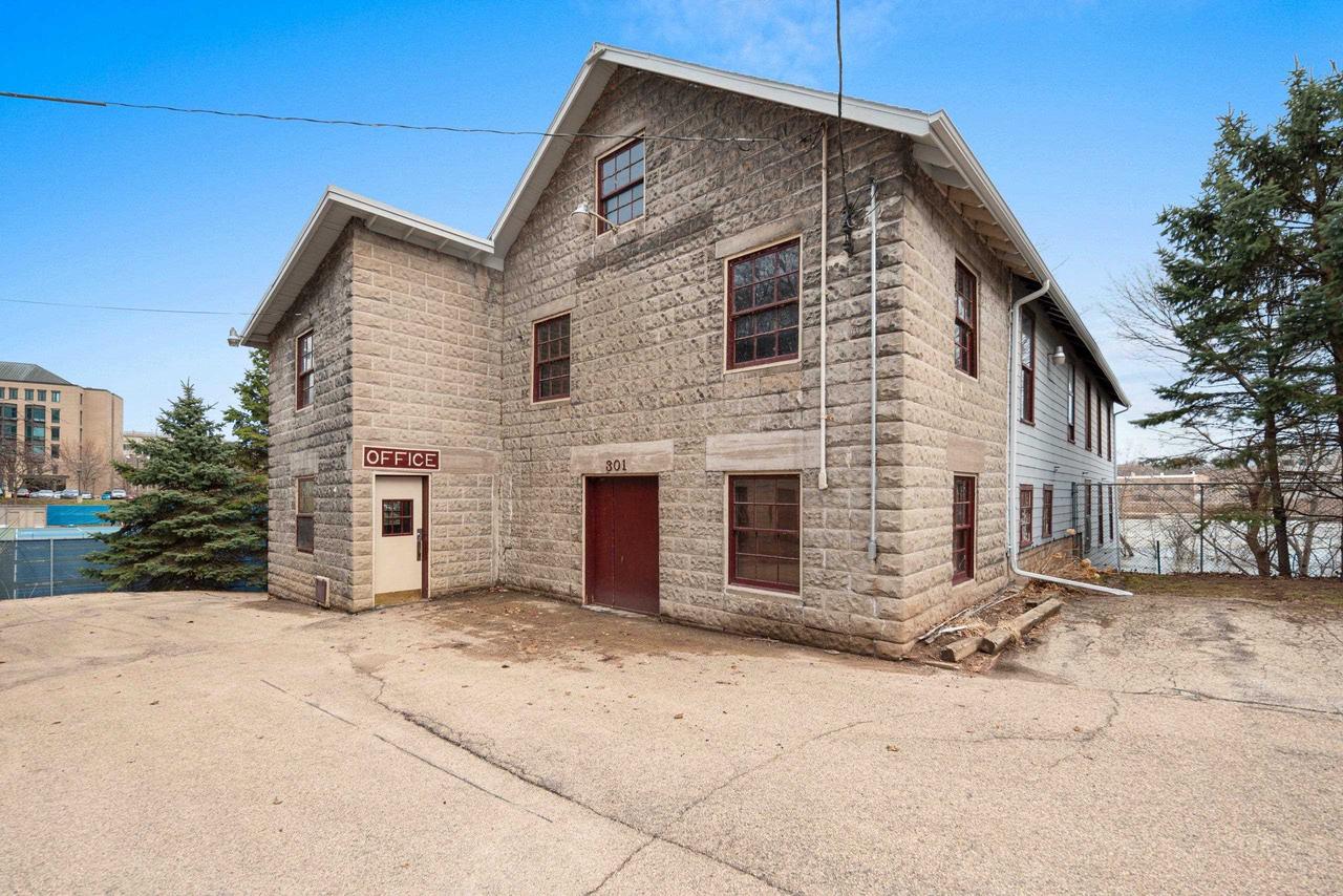 301 E Water Street — photo