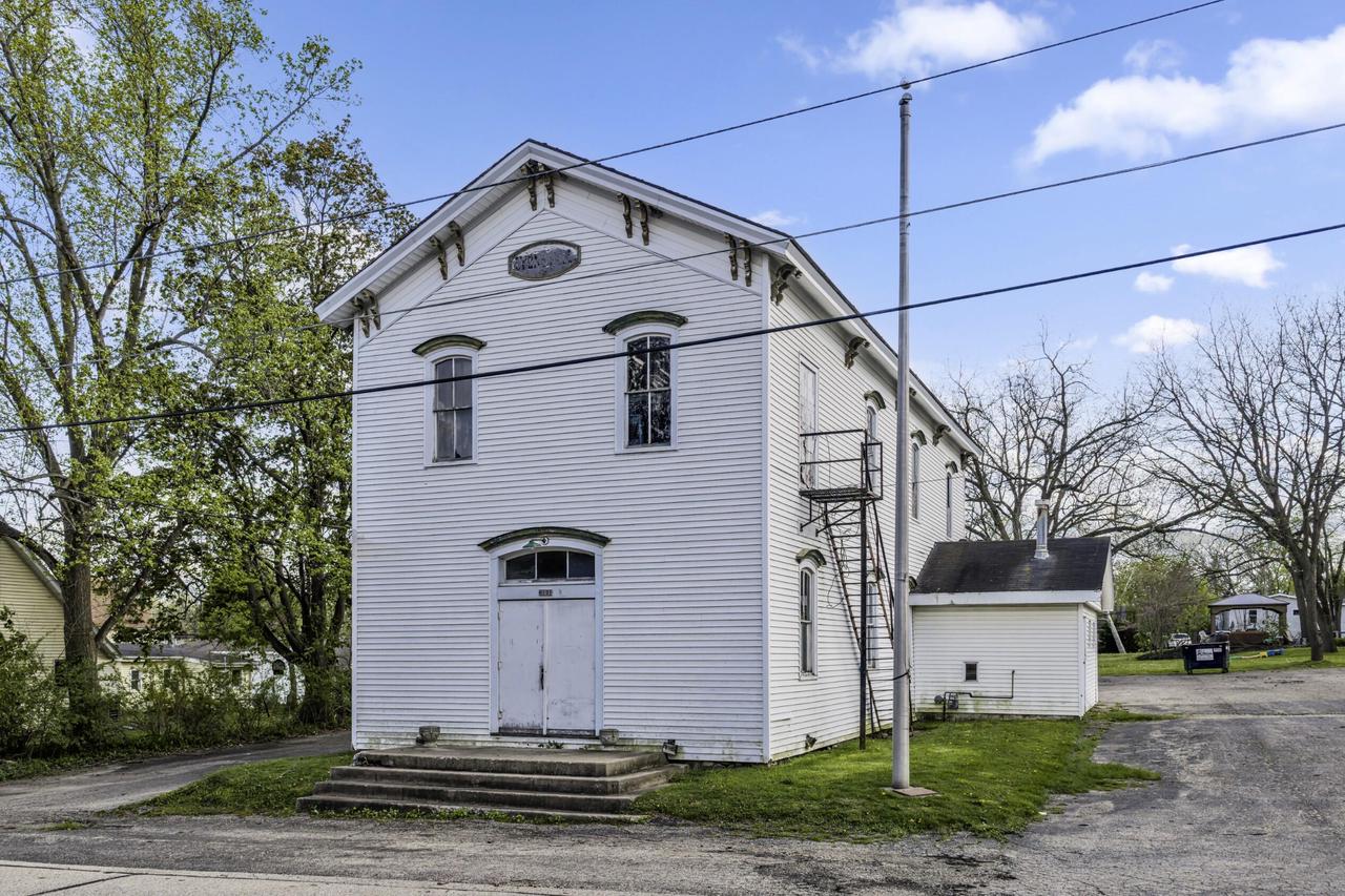6101 Lyons Street — photo