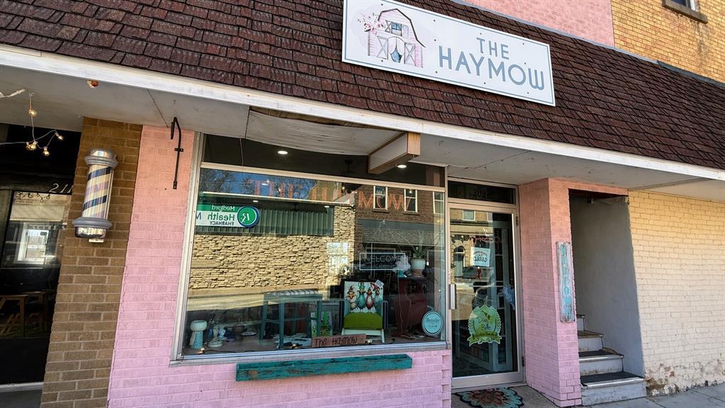209 S Main Street — photo