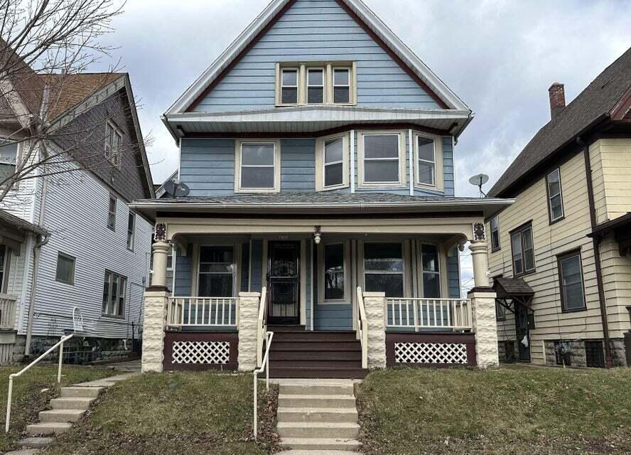 4722 W Garfield Avenue — photo