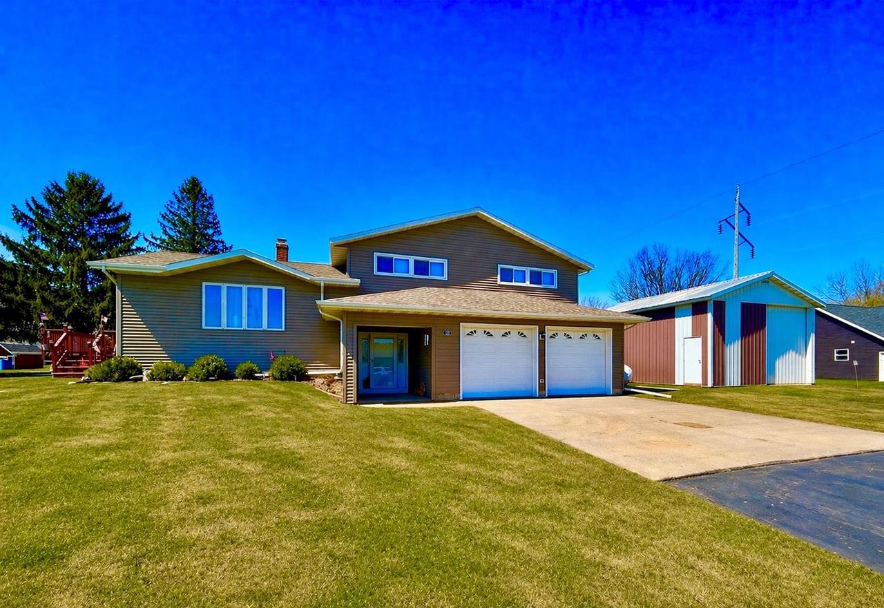 403 Bluebird Lane — photo