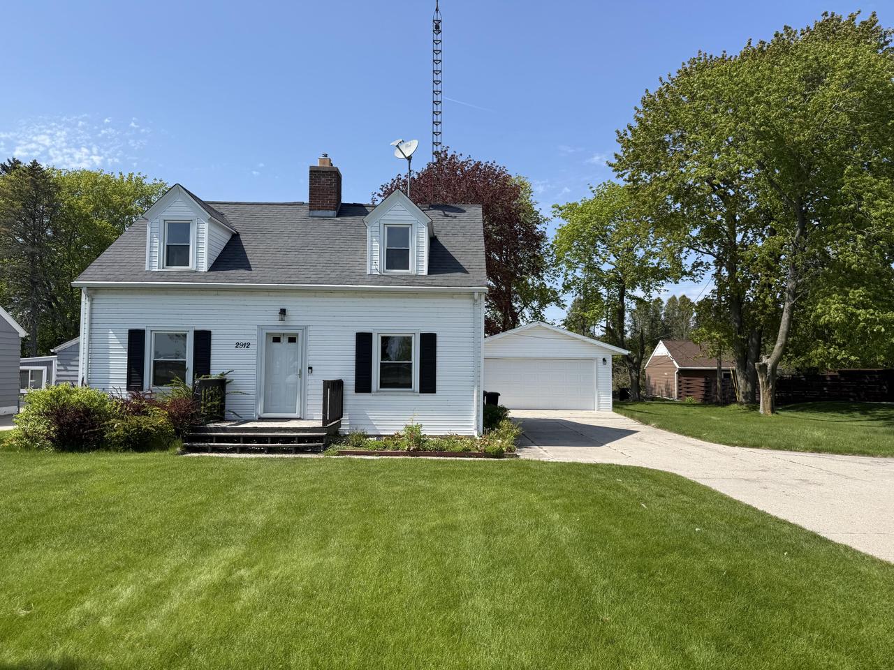 2912 Memorial Dr, Two Rivers WI 54241