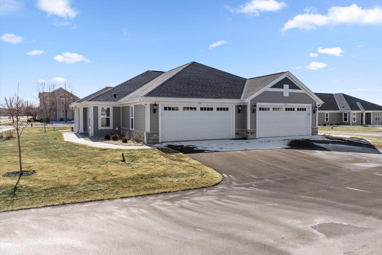 536 Hunter Oaks Boulevard 0501 — photo