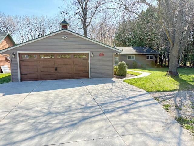 6770 Lee Harbor Lane — photo