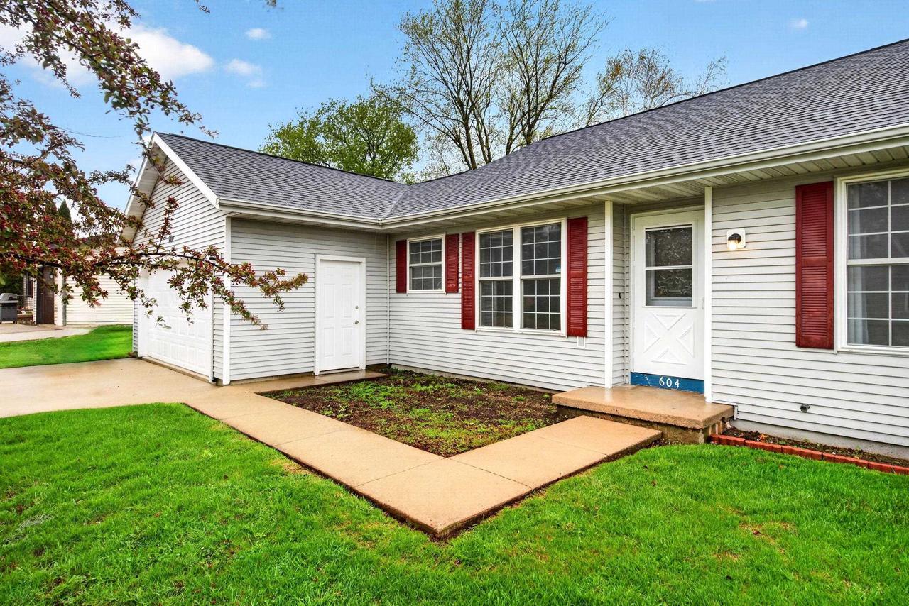 604 Sunrise DRIVE, Ripon, WI 54971 — photo 3