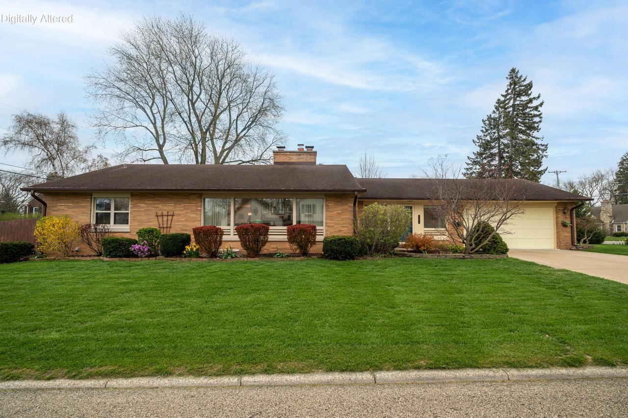 321 Lakecrest DRIVE, Racine, WI 53402