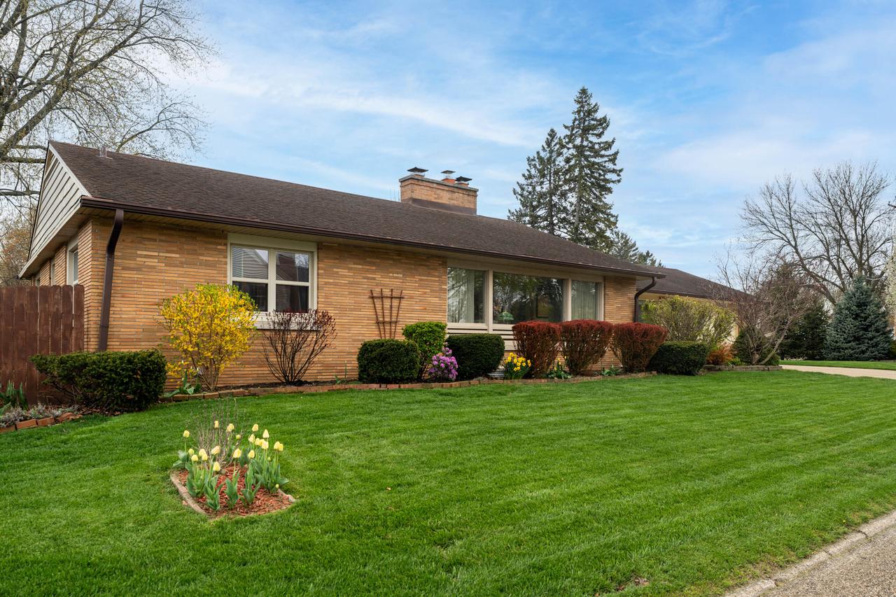 321 Lakecrest DRIVE, Racine, WI 53402 — photo 2