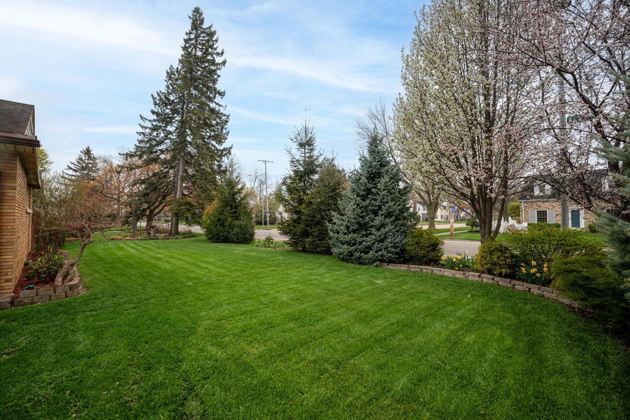 321 Lakecrest DRIVE, Racine, WI 53402 — photo 3