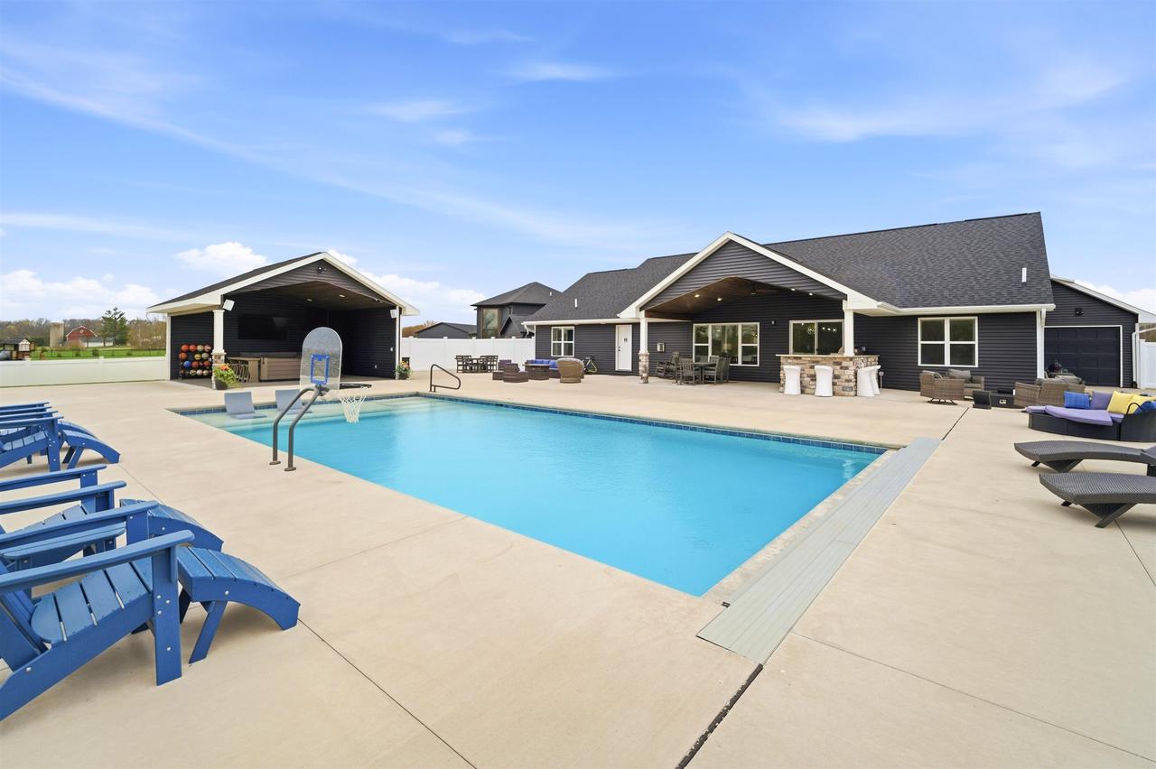 594 Prairie Gardens Lane — photo