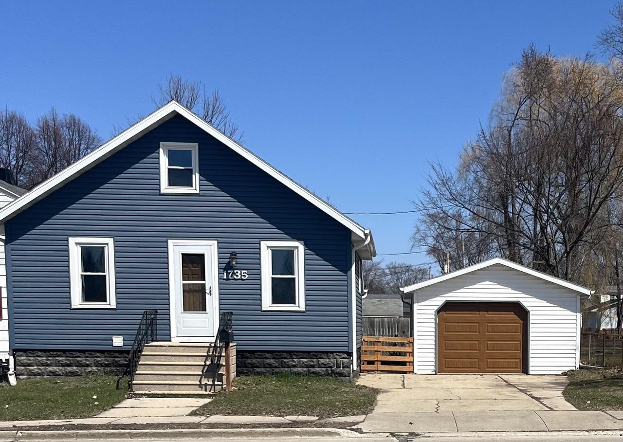 1735 E Mason Street — photo